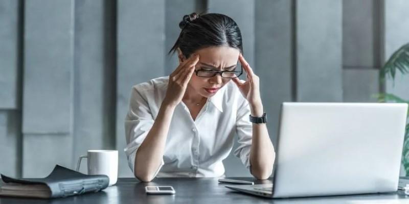 Migraines vs Headaches: Understanding Symptoms, Causes, and Care Approaches